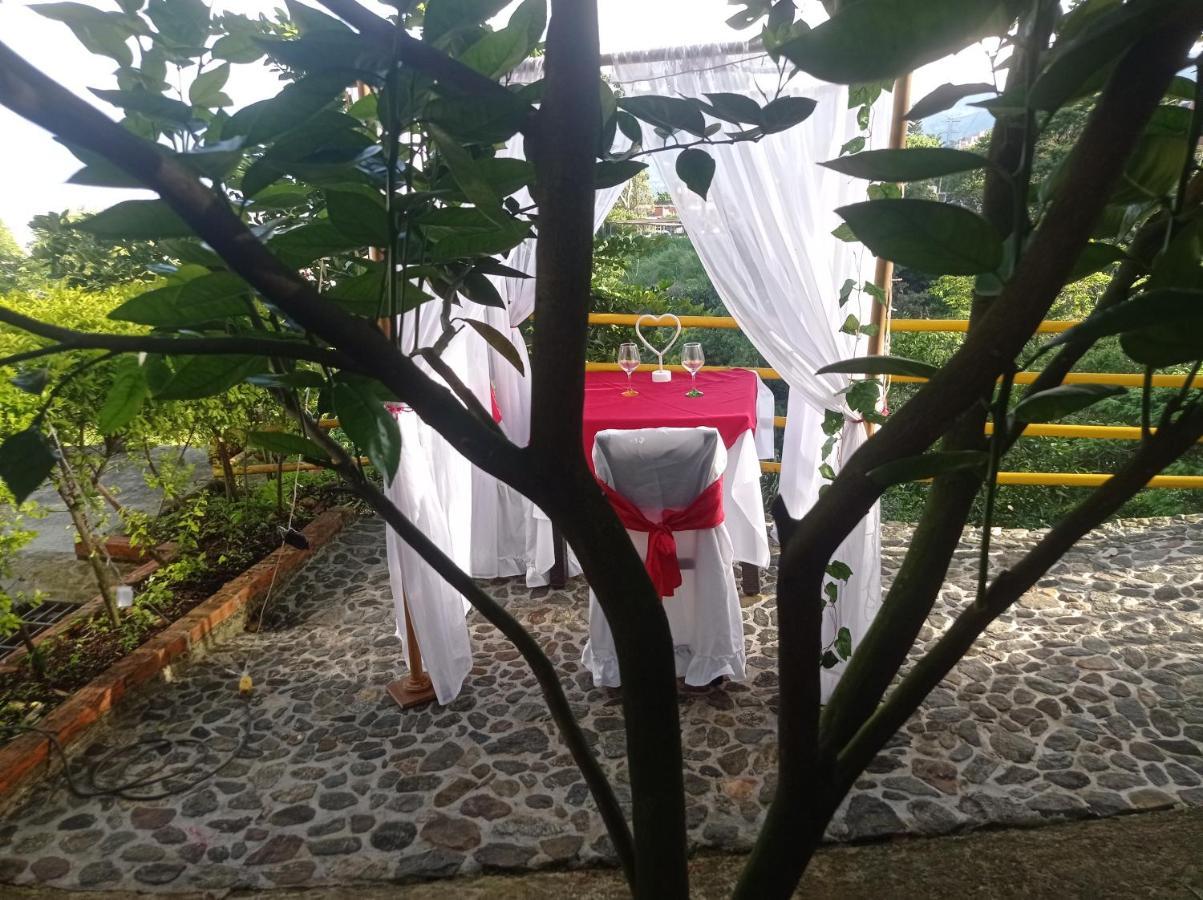 Apartamento Campestre Medellín Esterno foto